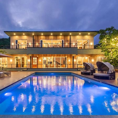 Stayvista At La Nirvana With Pool, Music Speaker & Indoor-Outdoor Game Lonavla Exterior foto