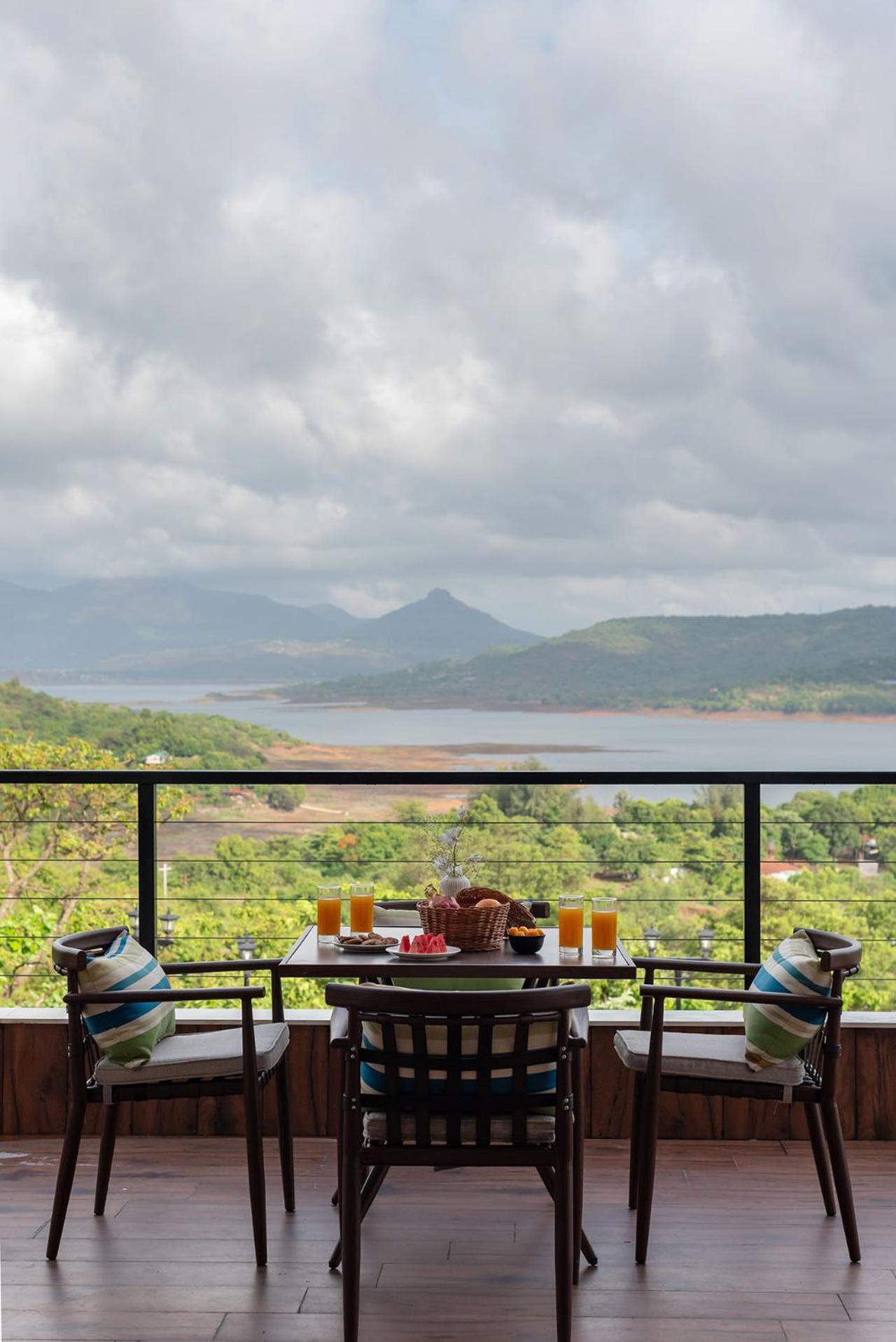 Stayvista At La Nirvana With Pool, Music Speaker & Indoor-Outdoor Game Lonavla Exterior foto